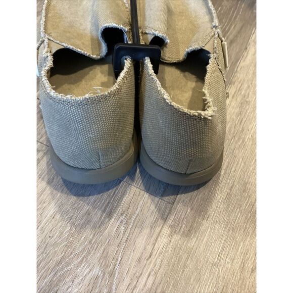 Crocs Men's Santa Cruz Canvas Loafer Slip On Shoes Khaki/Khaki Size 8 - Picture 7 of 7